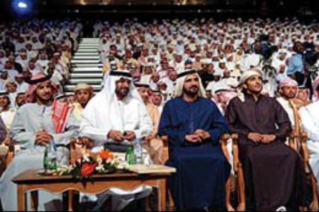 حمدان بن محمد يشهد كأس مكتوم بن راشد للهجن