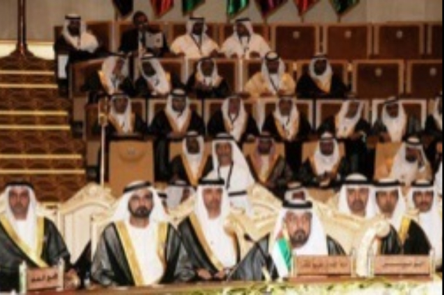 خليفة يفتتح قمة «التعاون» في أبوظبي