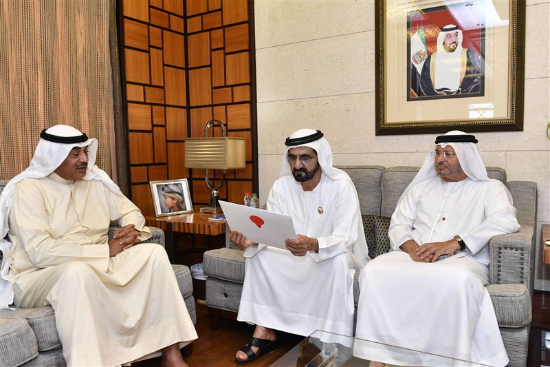 Mohammed bin Rashid receives the envoy of the Emir of Kuwait