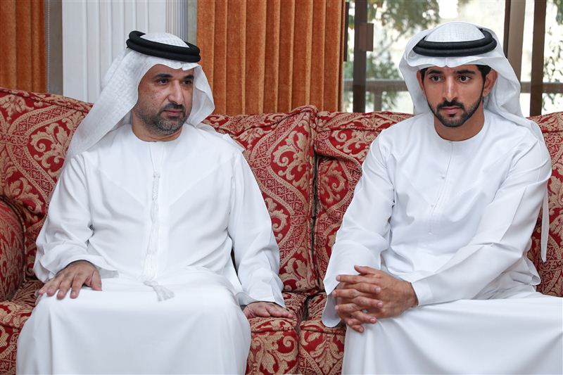 Hamdan bin Mohammed delivers condolence for the death of Amal bin Adei